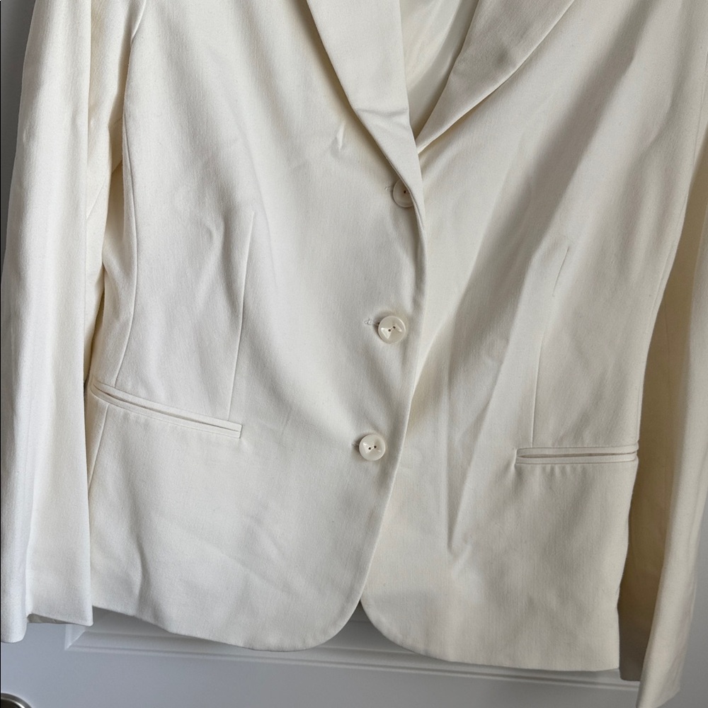 Kim Rogers Cream Suit - Picture 4 of 8
